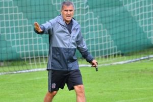 Şenol G&uuml;neş kaleci Fabri'den stoper yaptı!