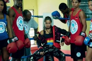 Adriana Lima boks ringinde