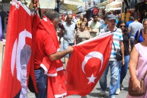 Bayrak satışı patladı