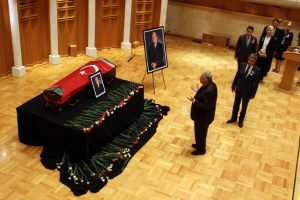 'Tarih&ccedil;ilerin Kutbu' i&ccedil;in bir t&ouml;ren daha