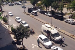 Diyarbakır'da bombalı ara&ccedil; alarmı