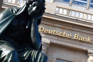 Deutsche Bank'ın bilan&ccedil;osu hisselerini vurdu