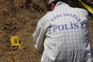 Tarla kavgasında baba ile oğlu &ouml;ld&uuml;r&uuml;ld&uuml;