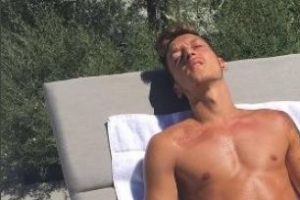 &Ouml;zil'in Instagram pozuna beğeni yağdı