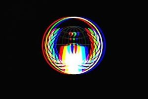 Anonymous, bir &uuml;nl&uuml;n&uuml;n Twitter hesabını hackledi!