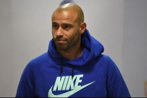 Mascherano, 3 yıl daha Barcelona'da
