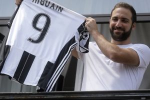 Higuain, Juve'nın yeni 9 numarası!