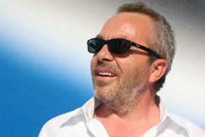 Erol Ol&ccedil;ak'ın ismi Hakkari'de bir okula verildi