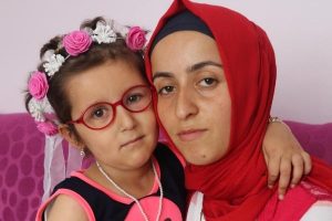 6 yaşındaki Dilara, 7 t&uuml;m&ouml;rle yaşam savaşı veriyor