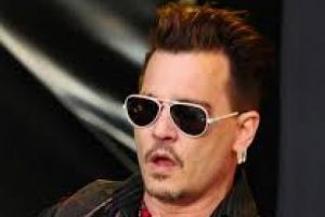 &Uuml;nl&uuml; akt&ouml;r Johnny Depp, s&ouml;zleri unuttu!