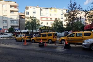 Taksicilerin kavgasında kan aktı