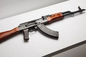 Cumhurbaşkanı'na hakaretten tutuklandı, evinden kalaşnikof &ccedil;ıktı