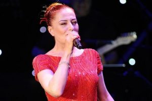 Candan Er&ccedil;etin'le a&ccedil;ılış