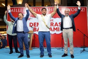 Başpehlivan Kara demokrasi n&ouml;betinde