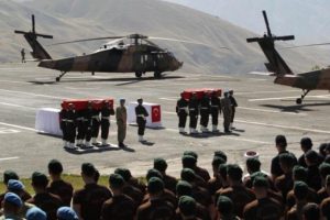 Hakkari'de şehit polisler i&ccedil;in hazin t&ouml;ren