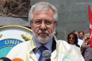 Uludağ Üniverstiesi Rektörü Ulcay: "Bazıları kızdıkları kişileri FETÖ'cü olmakla suçluyor"