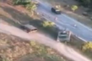 Vatandaşlar hainleri b&ouml;yle p&uuml;sk&uuml;rtt&uuml;