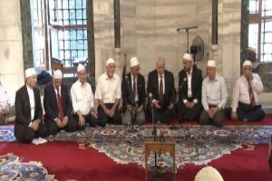 İstanbul Emniyet'i Demokrasi Şehitleri i&ccedil;in mevlid okuttu