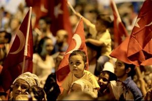 Halkın demokrasi n&ouml;beti s&uuml;r&uuml;yor