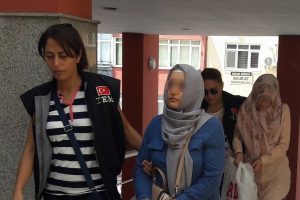 FET&Ouml;'c&uuml; 2 kadın tutuklandı