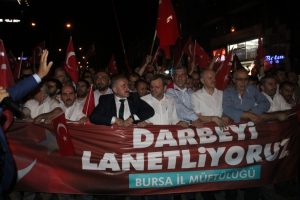Bursalı din g&ouml;revlileri meydana y&uuml;r&uuml;d&uuml;