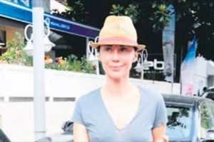 Şapkalı Demet Kutluay