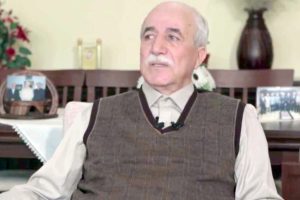 "Fethullah G&uuml;len'in k&ouml;peğiyim" diyen profes&ouml;r &ccedil;ark etti
