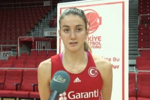 Olcay &Ccedil;akır: Her şey bayrağımız i&ccedil;in