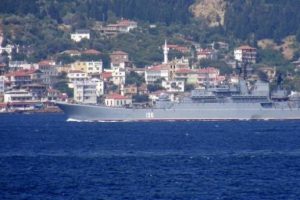 Rus savaş gemisi Ege'ye a&ccedil;ıldı