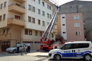 Bursa'da ocakta unutulan yemek itfaiye ekiplerini seferber etti