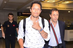 Adriano Correia, Vodafone Arena'yı Gezdi
