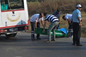 Yol kenarında erkek cesedi bulundu