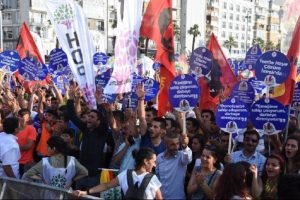 HDP'den İzmir'de darbeye karşı miting