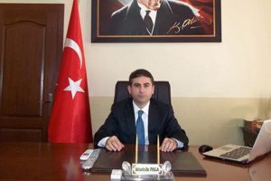 O kaymakam g&ouml;zaltında