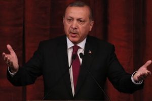 Cumhurbaşkanı Erdoğan: Hakaret davalarımı geri &ccedil;ekiyorum