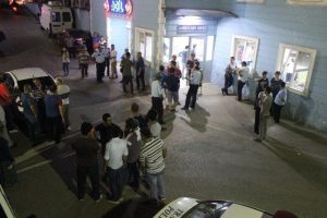 Polis memuru kendisini vurdu
