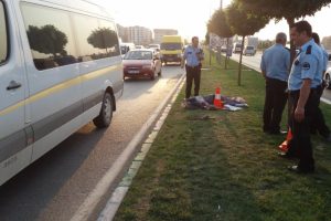 Bursa'da yolun karşısına ge&ccedil;mek isterken otomobilin &ccedil;arptığı yaşlı adam hayatını kaybetti