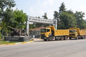 Askeri birliklerin &ouml;n&uuml;nde tedbir elden bırakılmıyor
