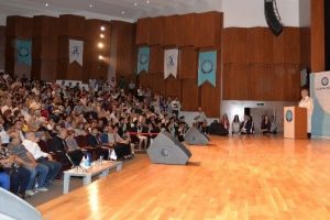 Bursa İİBF mezunları diplomalarını aldı