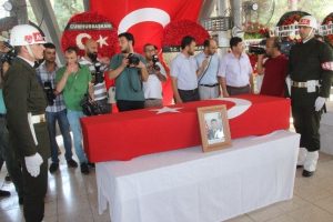 Şehit teğmen son yolculuğuna uğurlandı