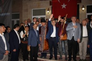 Ağbal: Amerika'da oturduğu yerden darbeyi y&ouml;netiyor