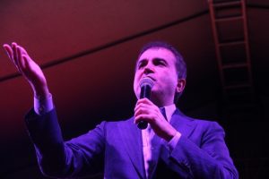 Bakan &Ccedil;elik G&uuml;len'e sert &ccedil;ıktı