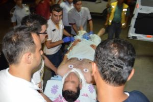 Polise sopalı saldırı