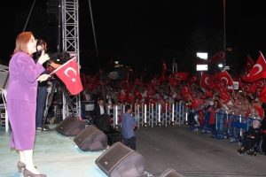 "Kandil'e atmadığı bombayı, Cumhurbaşkanımıza atmaya geldiler"