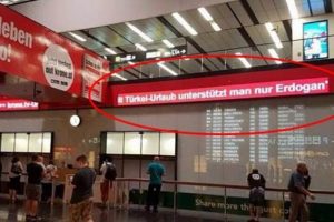 Viyana Havalimanı'nda k&uuml;stah yazı
