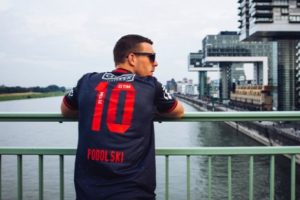 Podolski Flamengo forması giydi