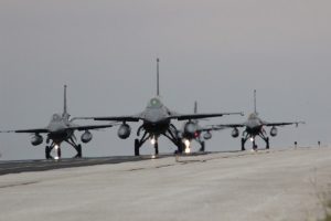 Darbe karşıtı askerler F-16'ların hedefleme sistemini bozmuş