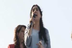 Figen Y&uuml;ksekdağ: "İnsanlığa, siyasete, kadın haklarına darbe olmasın"