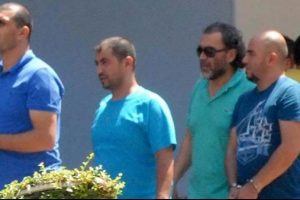 İlk y&uuml;z naklini yapan 3 cerraha g&ouml;zaltı