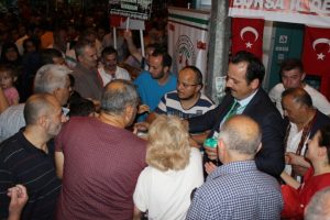 Bursa'da Demokrasi Meydanı'nda fındık ile enerji depoladılar